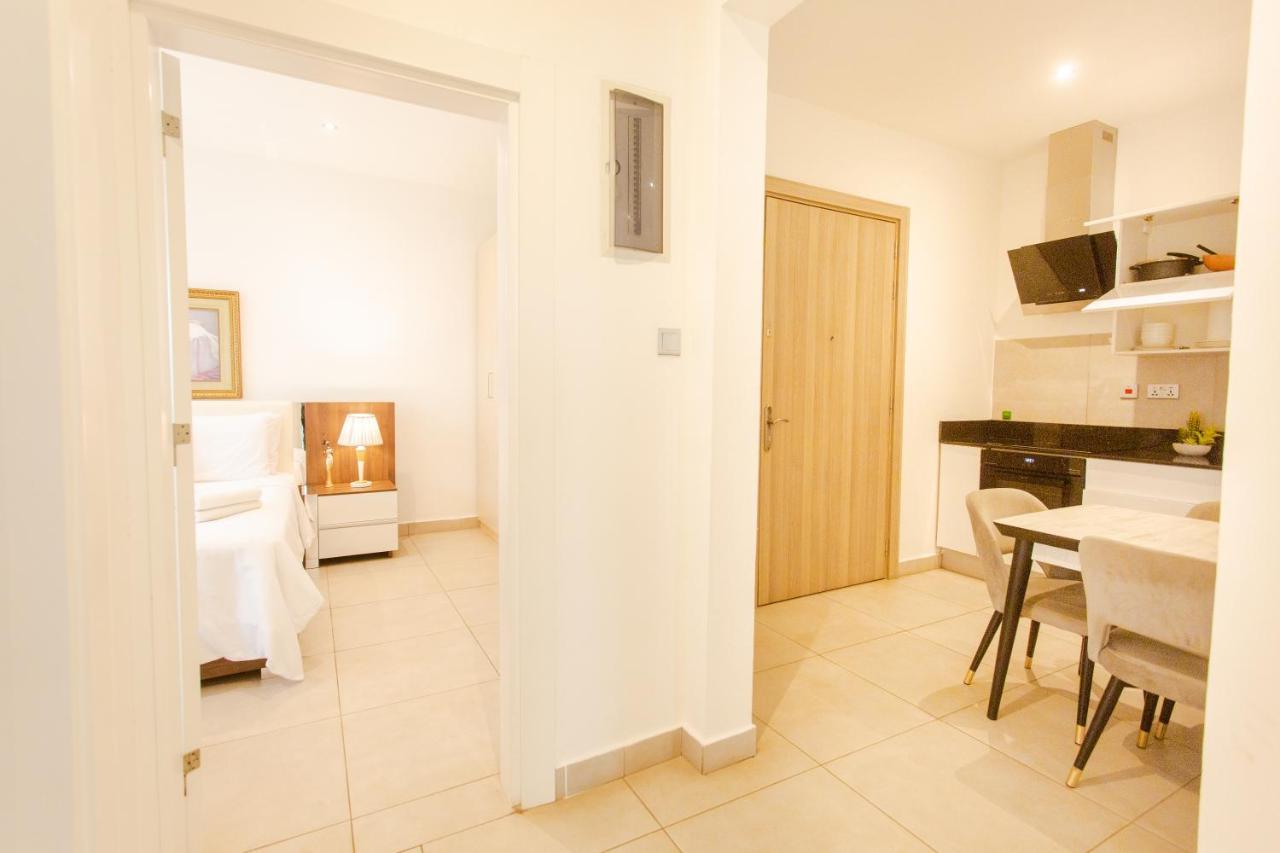 Accra Luxury Apartments @ Pine Court Bagian luar foto