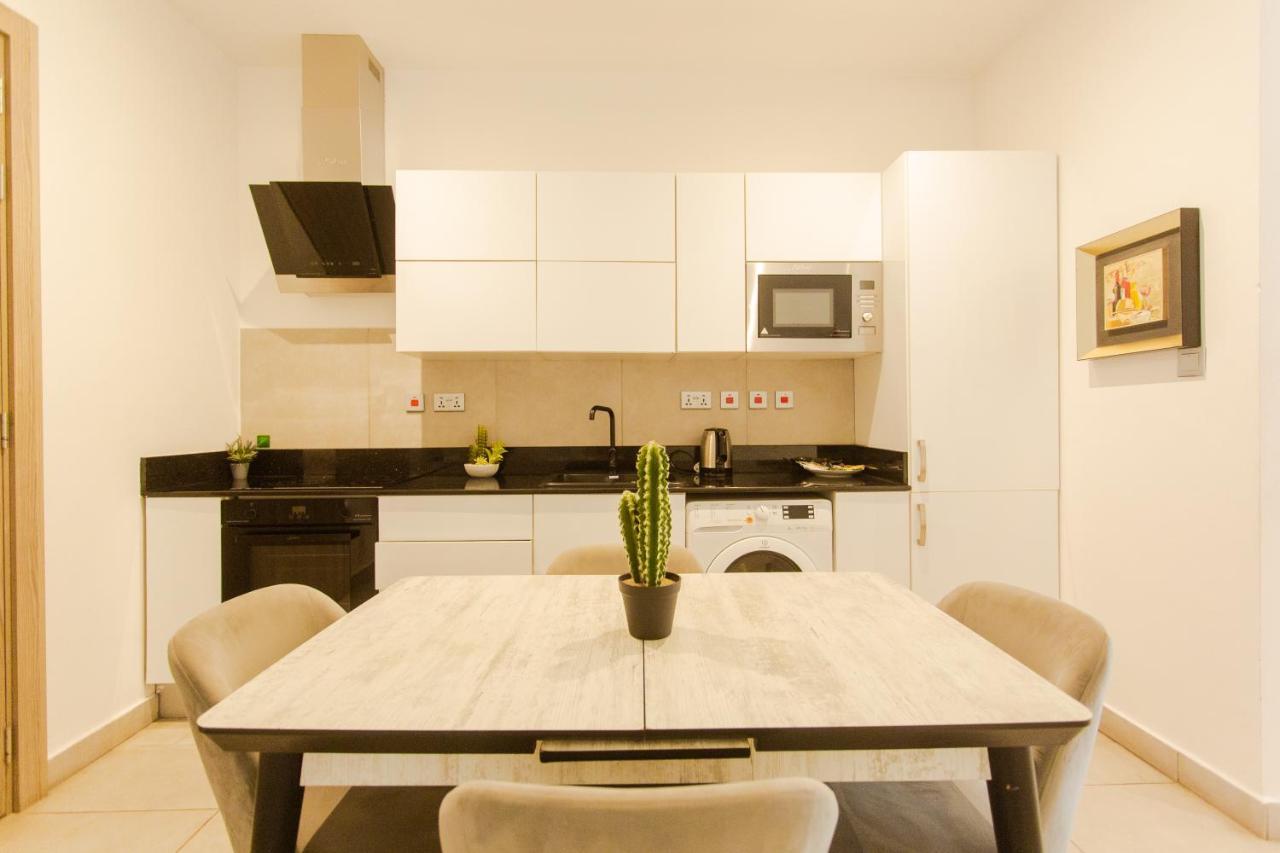 Accra Luxury Apartments @ Pine Court Bagian luar foto