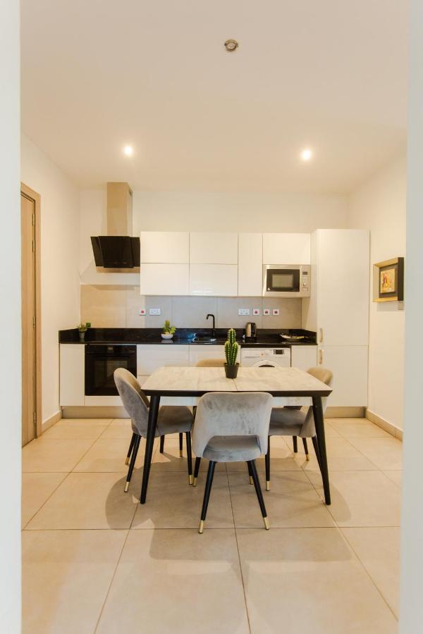 Accra Luxury Apartments @ Pine Court Bagian luar foto