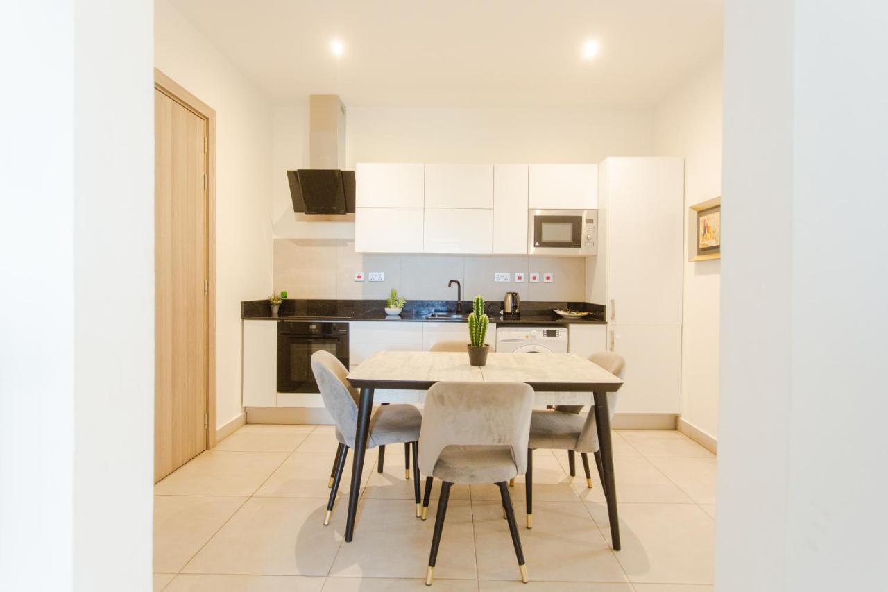 Accra Luxury Apartments @ Pine Court Bagian luar foto