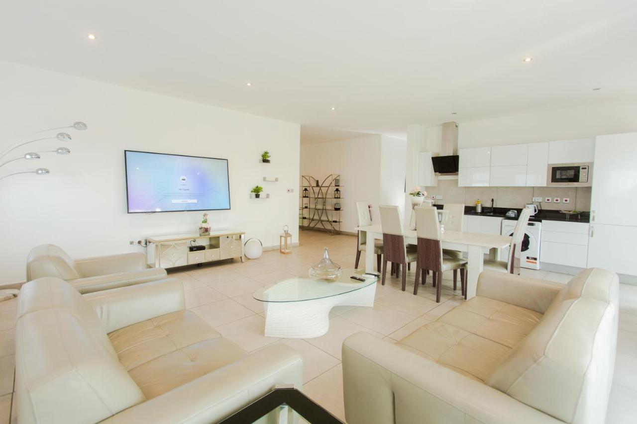 Accra Luxury Apartments @ Pine Court Bagian luar foto
