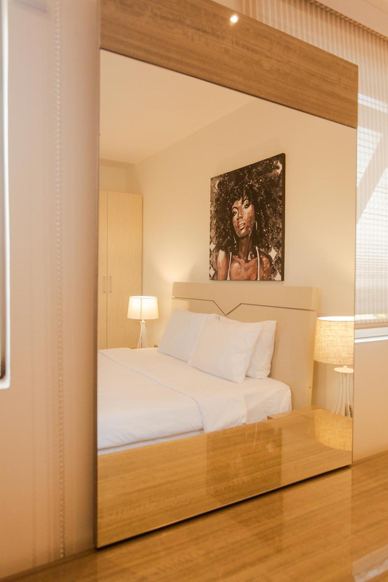 Accra Luxury Apartments @ Pine Court Bagian luar foto